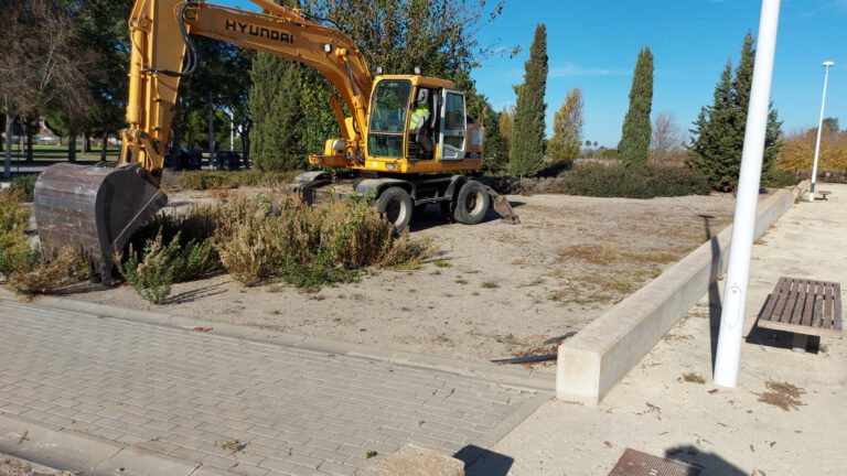 MEJORA JARDINERÍA PARQUE DE LOS LAGOS Y JARDÍN DE EQUIPAMIENTOS EN COSTA BALLENA CHIPIONA