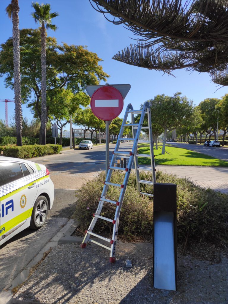 REPOSICIÓN SEÑALES DE TRÁFICO EN COSTA BALLENA CHIPIONA